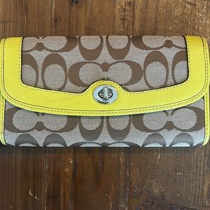 *Coach Signature Envelope Wallet*